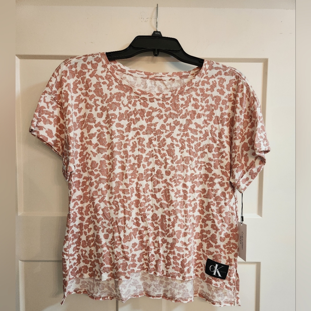 Calvin Klein rolled sleeve shirt. Size Large.  Nwt